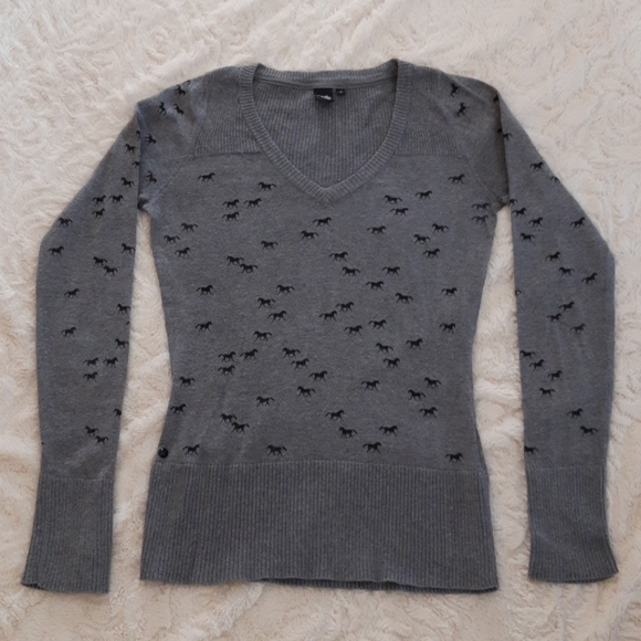 twik Sweaters - Little Horses V-Neck Gray Sweater